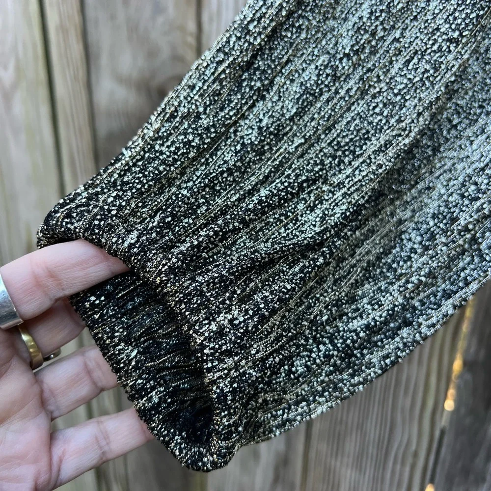 VINCE CAMUTO Gold Smocked Neck Metallic Top Women’s Medium NWT NEW - Picture 7 of 14